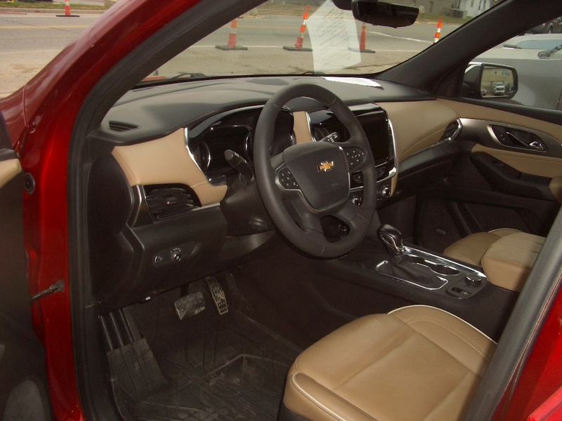 2022 Chevrolet Traverse Premier photo 3