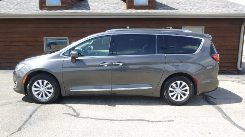 Used 2019 Chrysler Pacifica Touring L