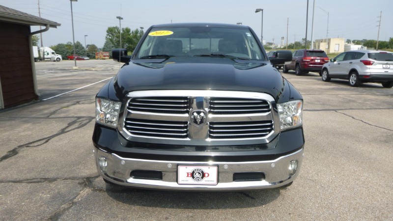 2017 Ram 1500 Big Horn photo 3