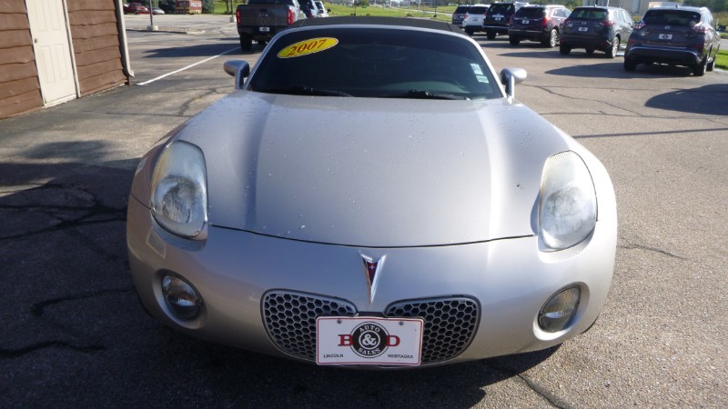 2007 Pontiac Solstice photo 2