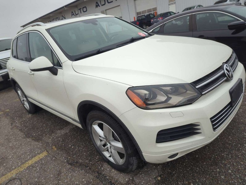 2012 Volkswagen Touareg Lux