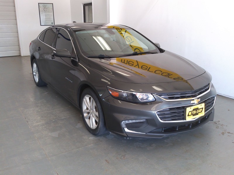 Used 2018 Chevrolet Malibu 1LT with VIN 1G1ZD5ST2JF175891 for sale in Kansas City