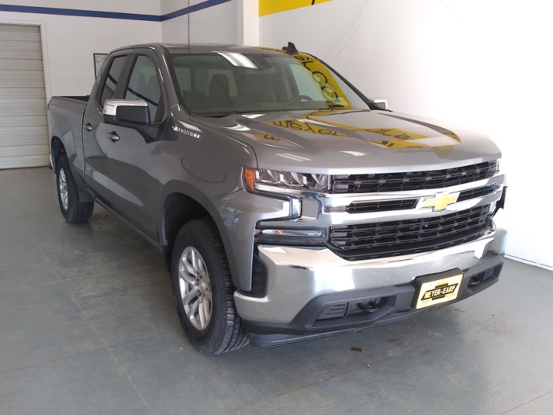 Used 2021 Chevrolet Silverado 1500 LT with VIN 1GCRYJEKXMZ366856 for sale in Kansas City