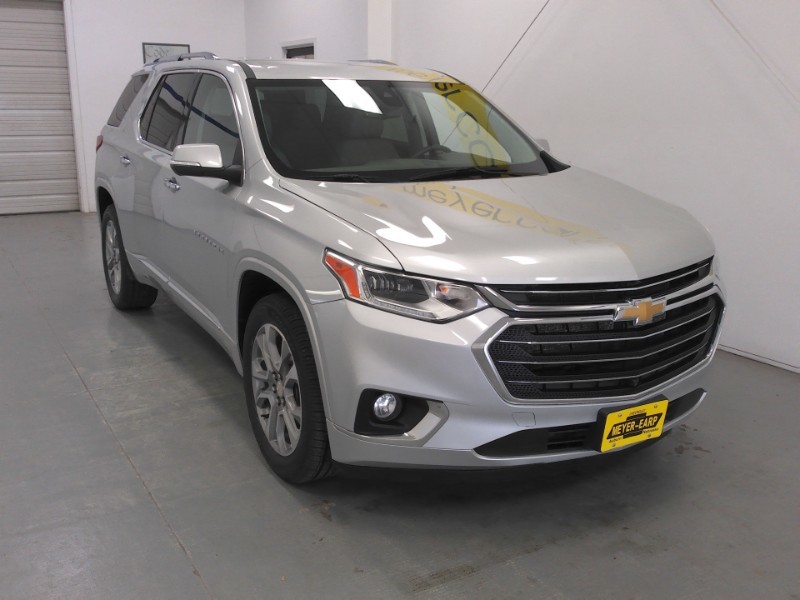 Used 2021 Chevrolet Traverse Premier with VIN 1GNEVKKW9MJ144447 for sale in Kansas City