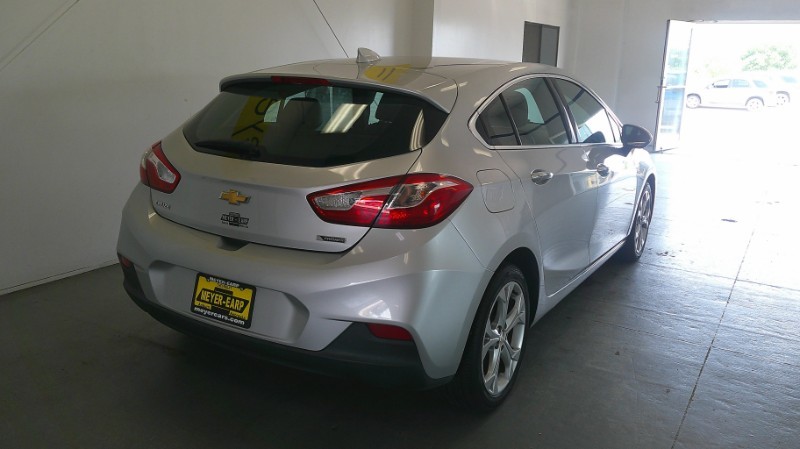 Used 2018 Chevrolet Cruze Premier with VIN 3G1BF6SM5JS585283 for sale in Kansas City
