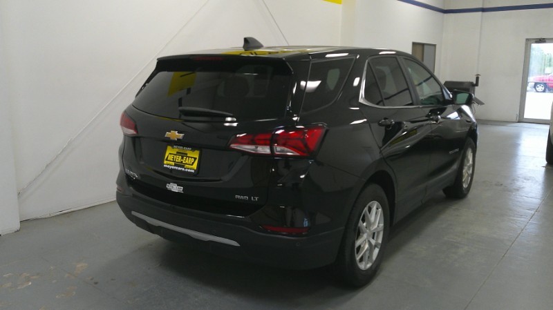 Used 2024 Chevrolet Equinox LT with VIN 3GNAXUEG0RL198390 for sale in Kansas City