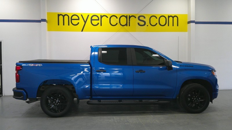 2022 Chevrolet Silverado Custom's photo