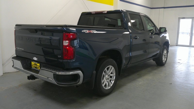Used 2020 Chevrolet Silverado 1500 LT with VIN 1GCUYDED4LZ112748 for sale in Kansas City
