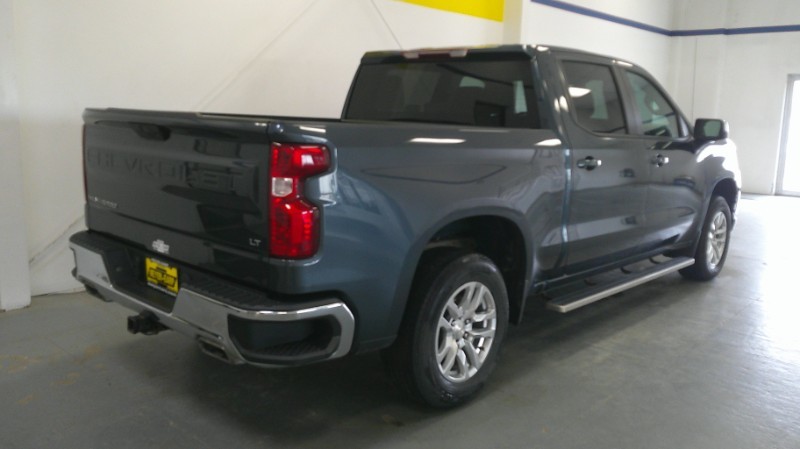 Used 2020 Chevrolet Silverado 1500 LT with VIN 3GCUYDED2LG401045 for sale in Kansas City