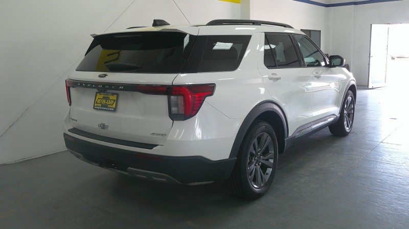 Used 2025 Ford Explorer Active with VIN 1FMUK8DH0SGA52194 for sale in Kansas City