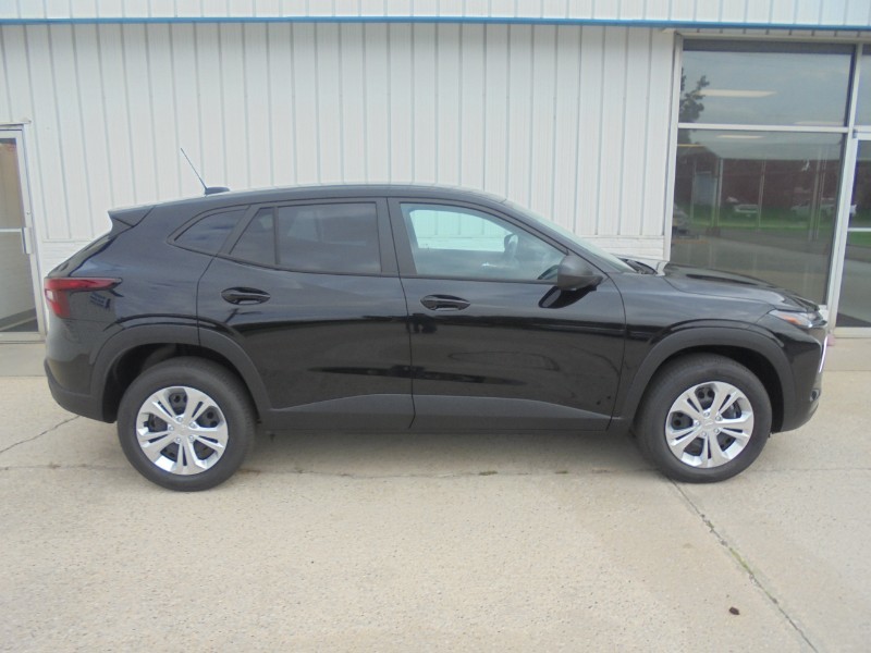 2024 Chevrolet Trax LS SUV Shenandoah IA Meyer Auto Group