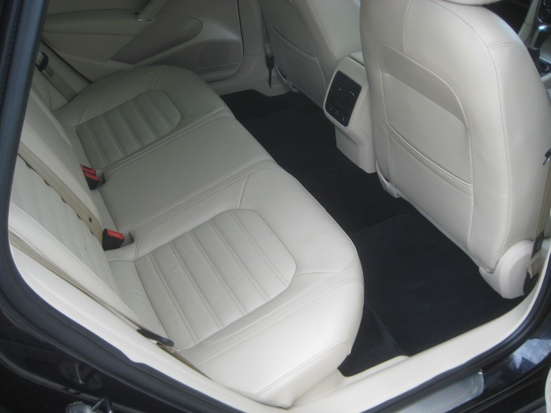 2018 Volkswagen Passat 2.0T SEL Premium photo 21