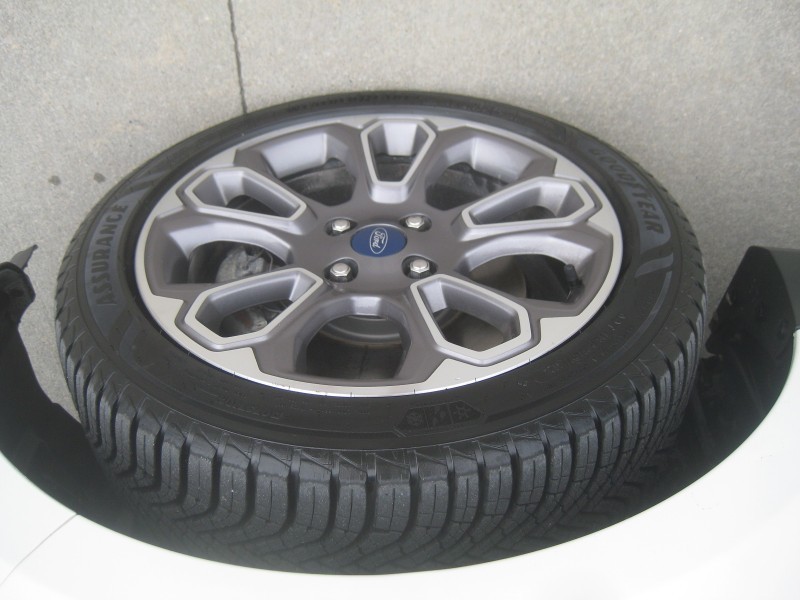 2020 Ford EcoSport Titanium photo 9