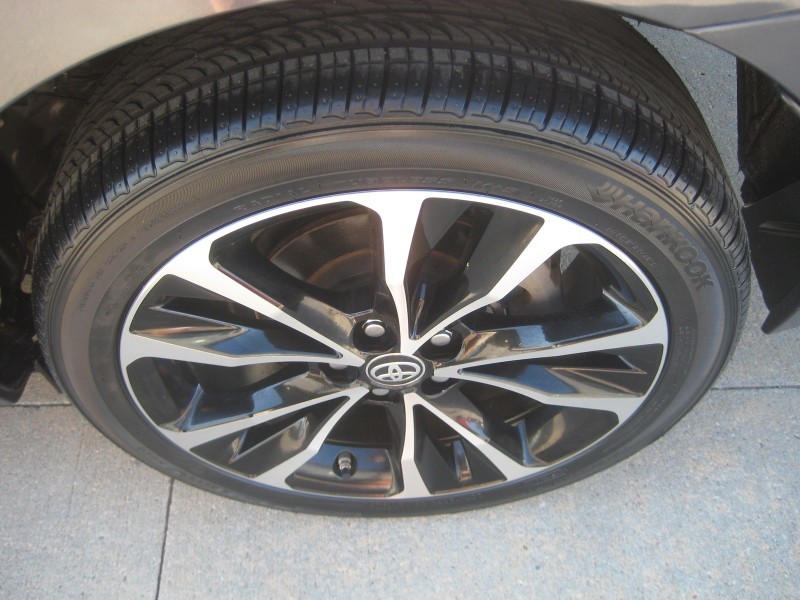 2018 Toyota Corolla XLE XSE photo 10