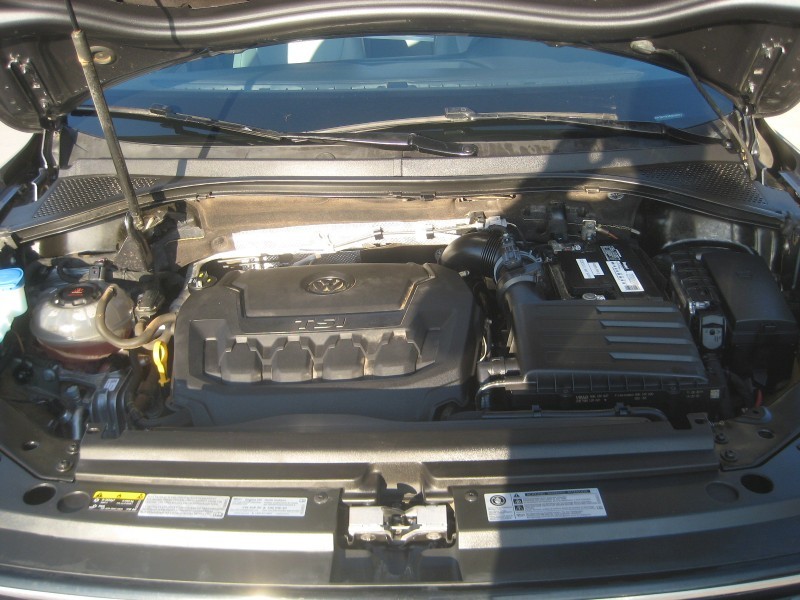 2019 Volkswagen Tiguan SEL R-Line photo 13