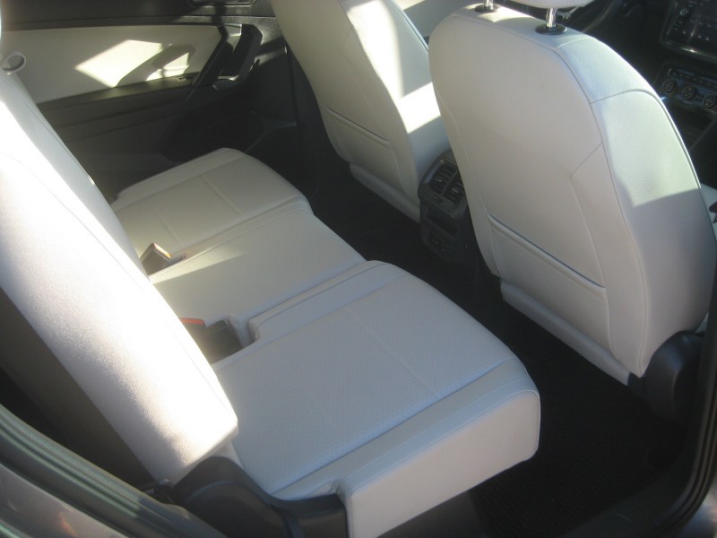 2019 Volkswagen Tiguan SEL R-Line photo 30