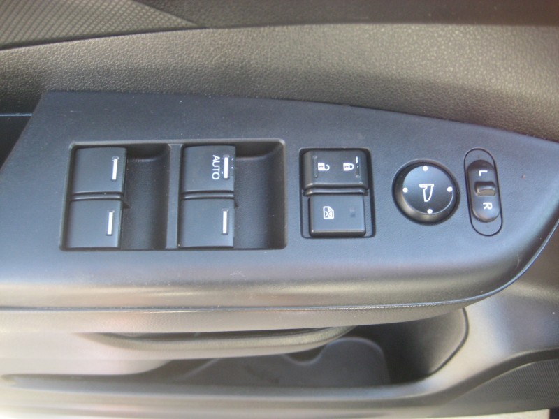 2015 Honda CR-V LX photo 14
