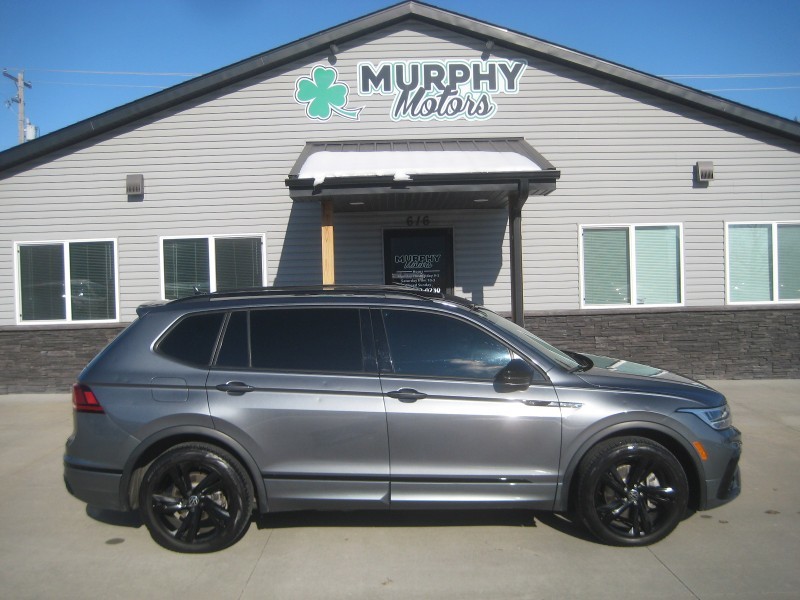 2023 Volkswagen Tiguan SE R-LINE BLACK's photo