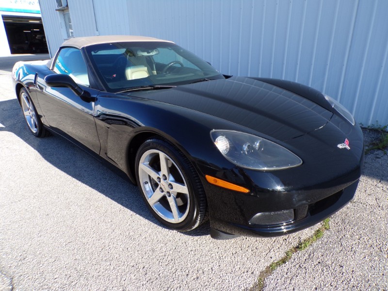 Used 2006 Chevrolet Corvette Base with VIN 1G1YY36U565125328 for sale in Kansas City