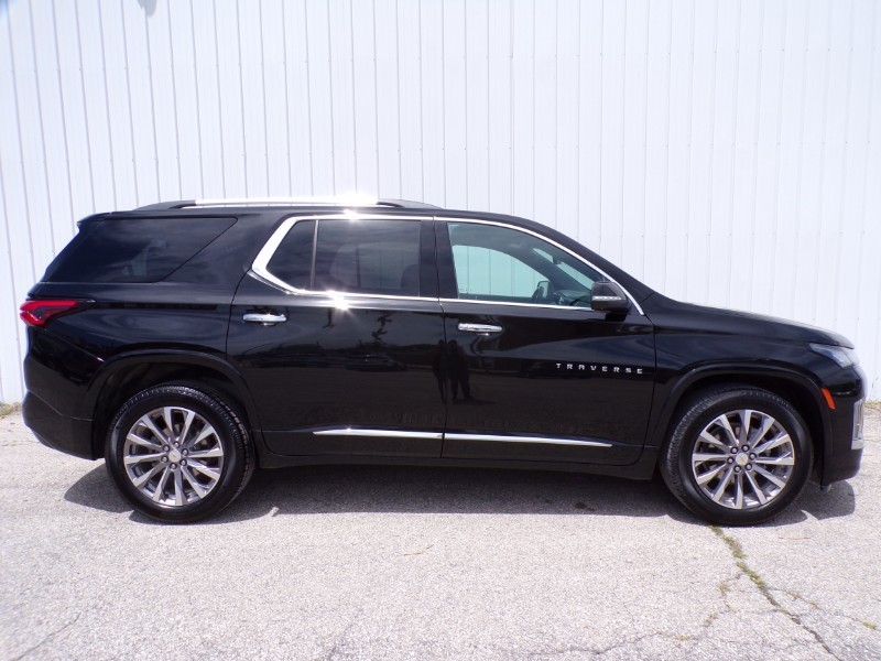 Used 2022 Chevrolet Traverse Premier with VIN 1GNEVKKW0NJ167388 for sale in Kansas City