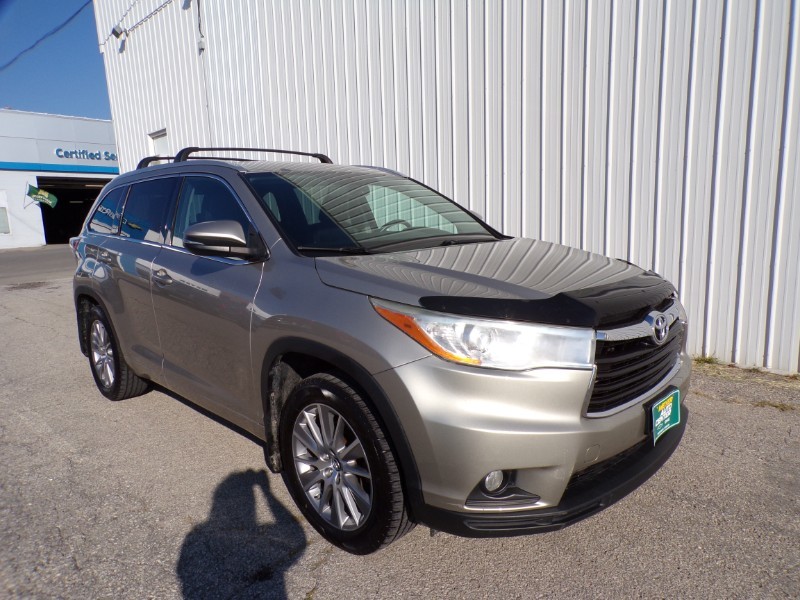 2016 Toyota Highlander Base Hybrid photo 2