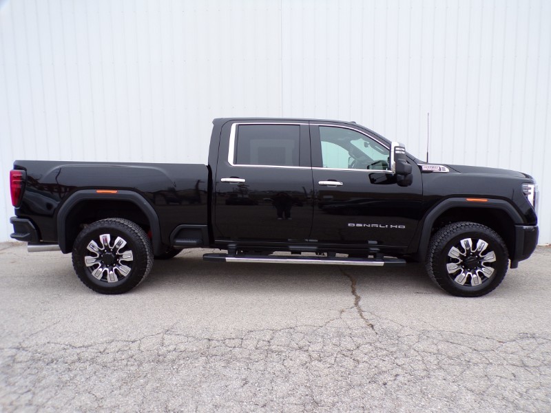 2026 GMC Sierra 2500HD Denali's photo