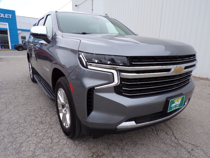 Used 2022 Chevrolet Suburban Premier with VIN 1GNSKFKD1NR211739 for sale in Kansas City