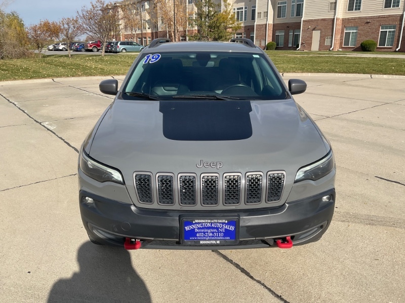 2019 Jeep Cherokee Trailhawk photo 2