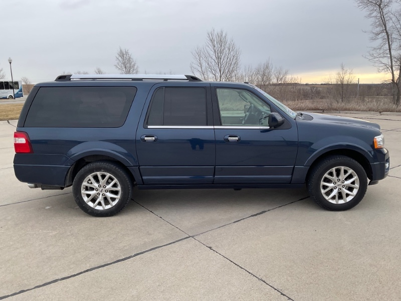 2016 Ford Expedition Limited's photo