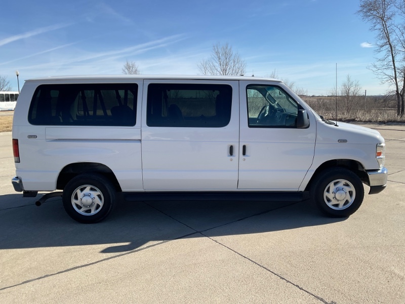 2013 Ford E-Series Econoline Wagon XLT