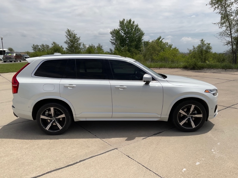 2016 Volvo XC90 T6 AWD R-Design's photo
