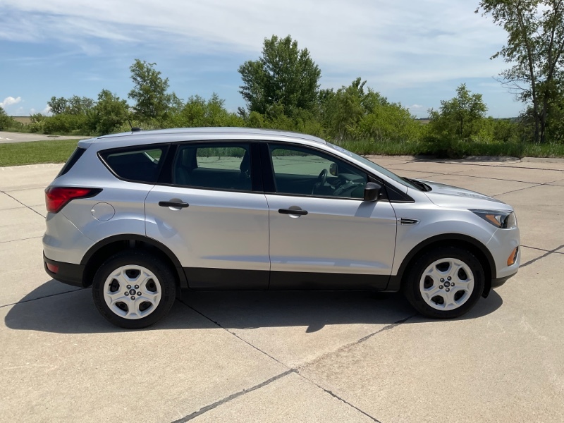 2019 Ford Escape S's photo