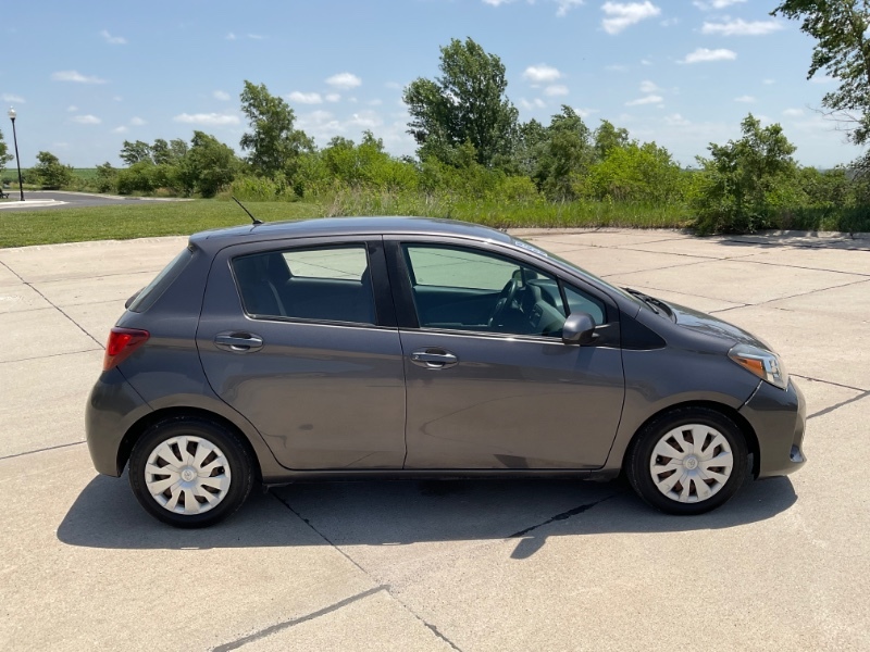 2015 Toyota Yaris L 5-Door Liftback AT's photo