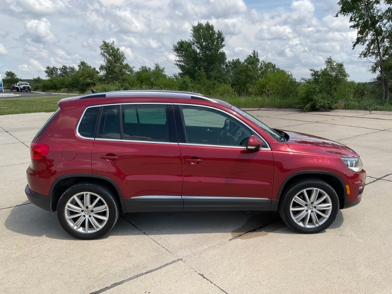 2013 Volkswagen Tiguan 2.0T S Auto 4WD w/Sunroof's photo