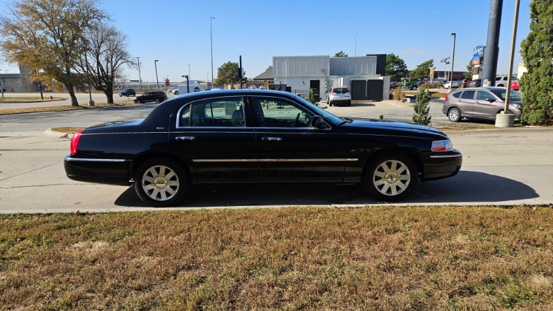 Used 2004 Lincoln Town Car Ultimate