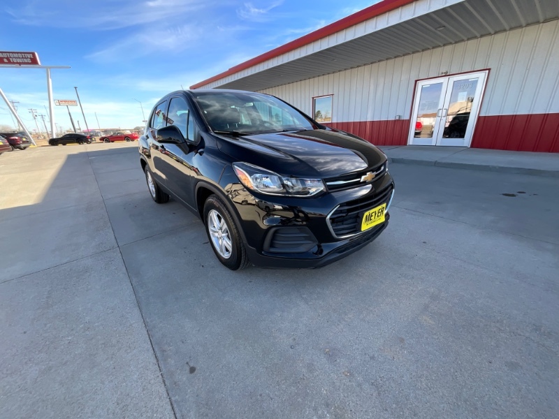 Used 2020 Chevrolet Trax LS with VIN KL7CJKSB2LB039067 for sale in Seward, NE