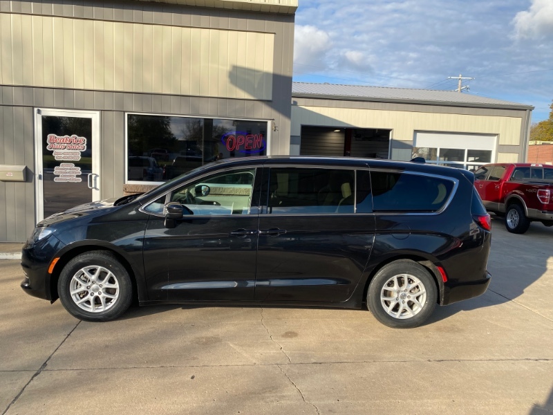 Used 2017 Chrysler Pacifica Touring