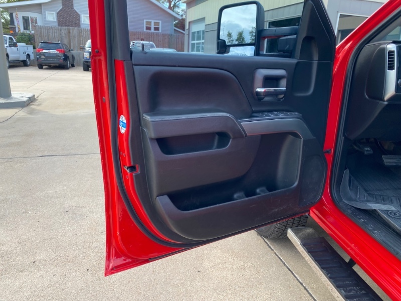 2019 Chevrolet Silverado 2500HD LT photo 6