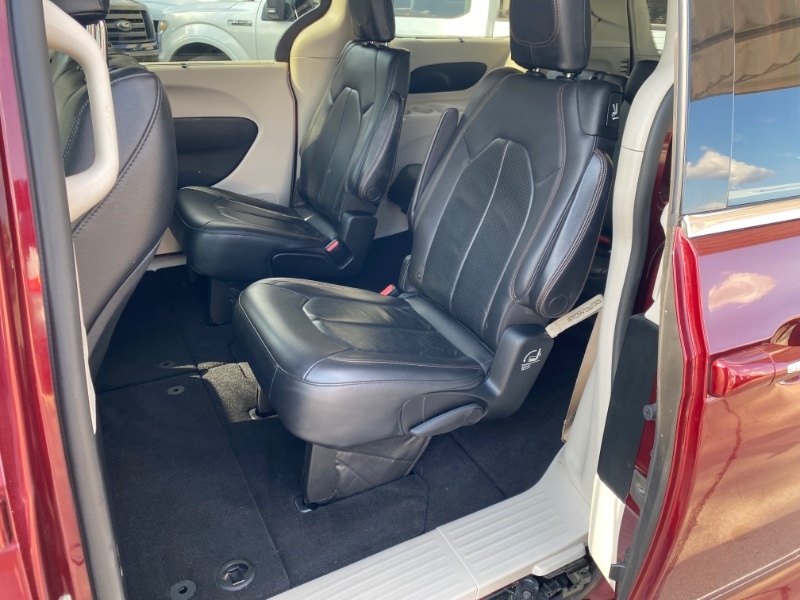 2018 Chrysler Pacifica Touring L photo 5