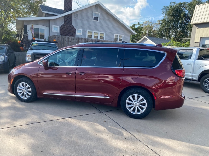 2018 Chrysler Pacifica Touring L photo 18