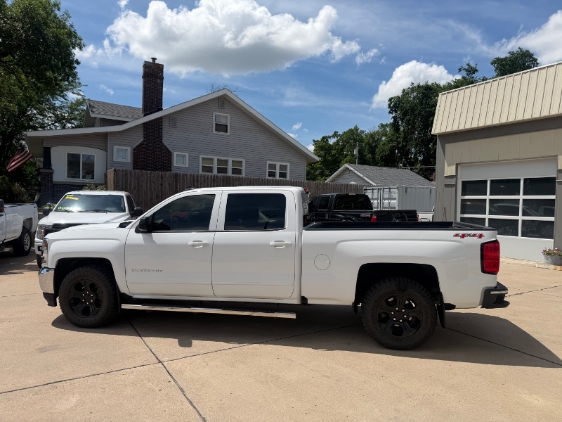 2017 Chevrolet Silverado 1500 LT 4X4 Crew Cab Standard Box's photo