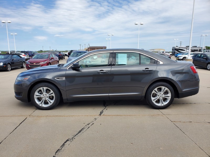 2018 Ford Taurus SE Sedan Seward NE Meyer Automotive