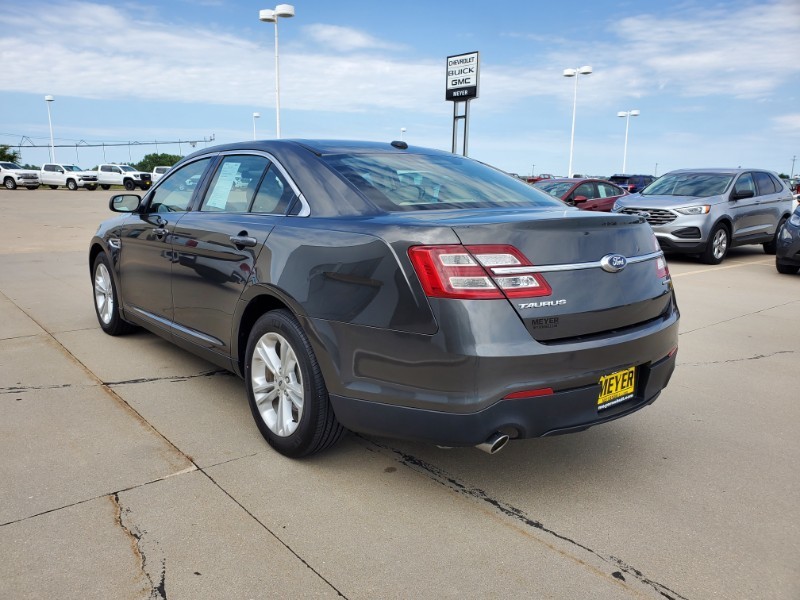 2018 Ford Taurus SE Sedan Seward NE Meyer Automotive