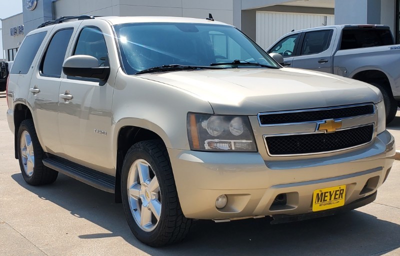 Used 2011 Chevrolet Tahoe LT with VIN 1GNSKBE00BR239013 for sale in Seward, NE