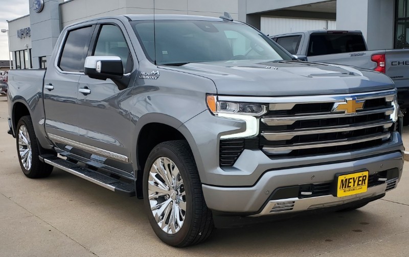 Used 2023 Chevrolet Silverado 1500 High Country with VIN 1GCUDJEL7PZ245317 for sale in Seward, NE