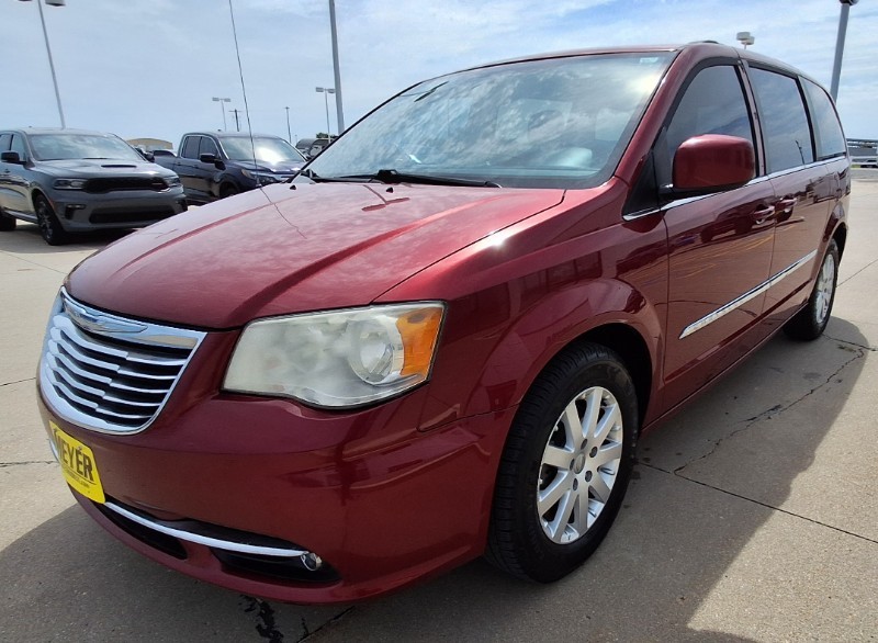 2014 Chrysler Town & Country Touring photo 4