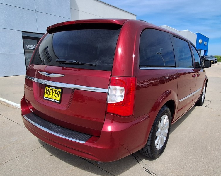 2014 Chrysler Town & Country Touring photo 7