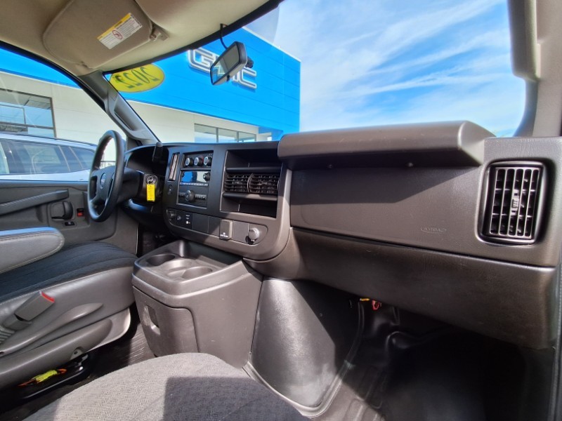 2022 Gmc Savana Cargo 2500 photo 13