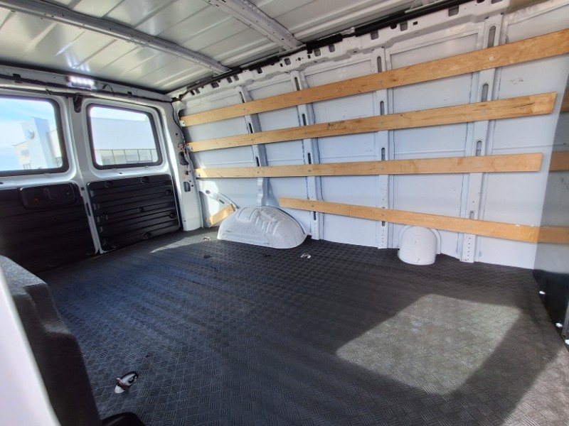 2022 Gmc Savana Cargo 2500 photo 15