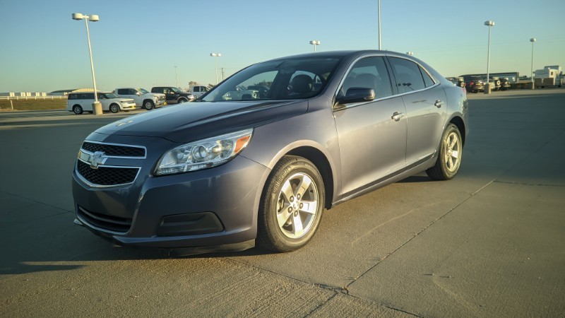 2013 Chevrolet Malibu 1LT photo 3